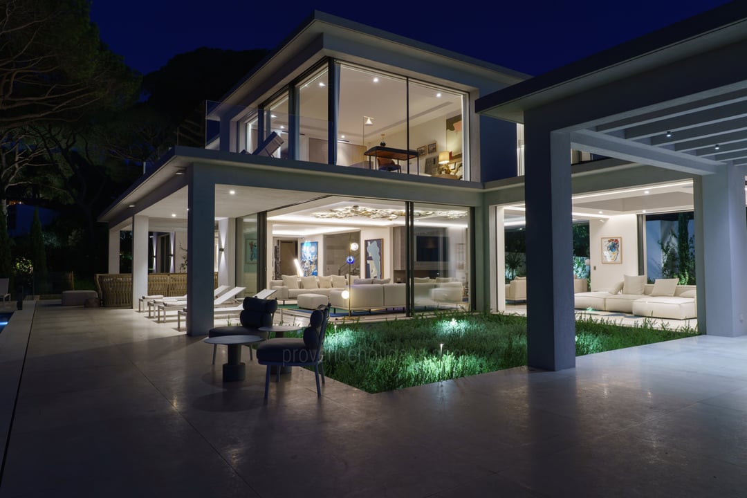 3 - Villa Woody: Villa: Exterior