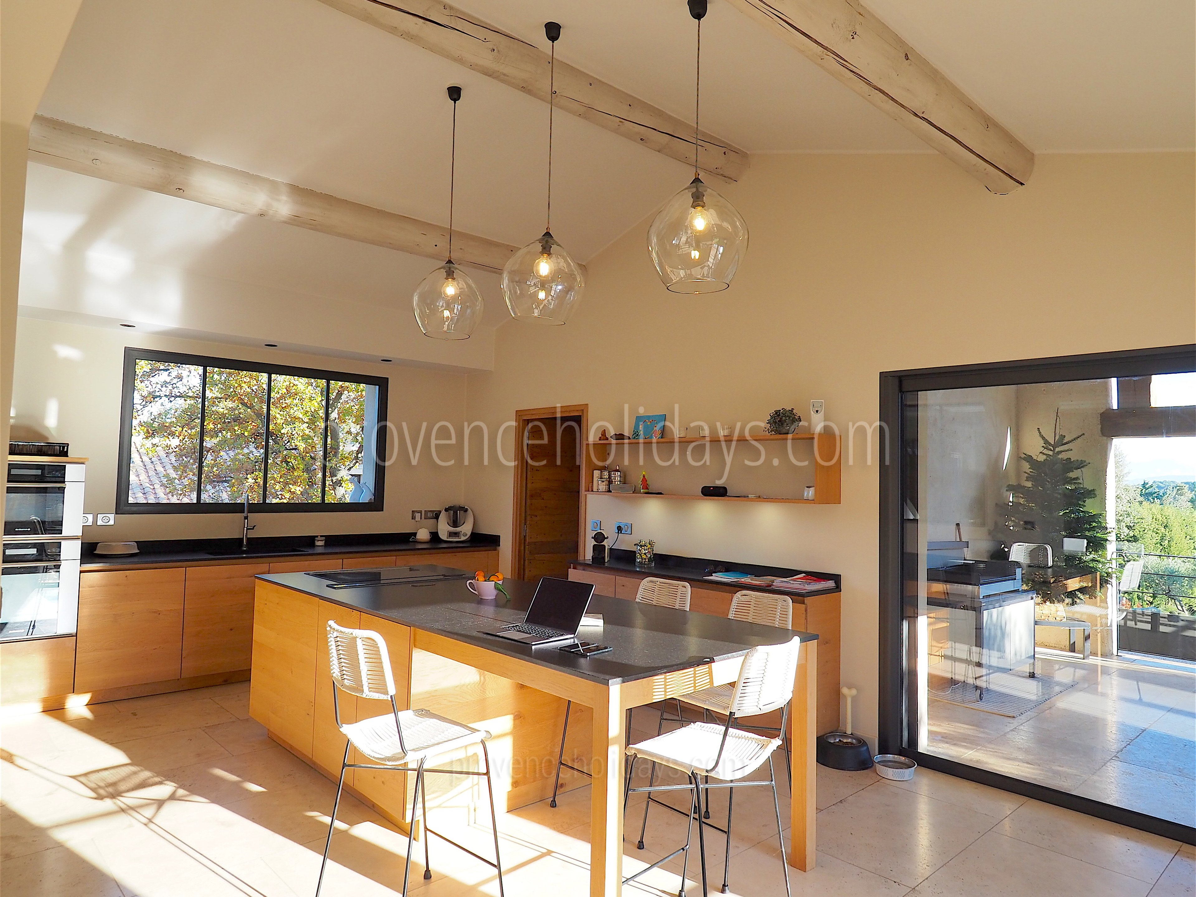 39 - Le Mas Provençal: Villa: Interior