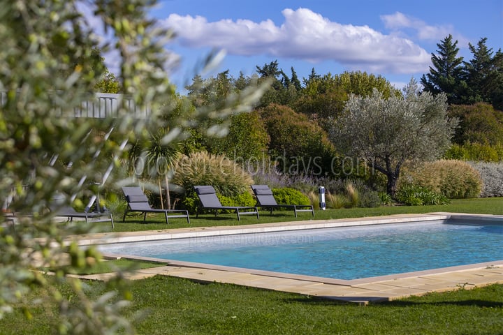 Modern holiday rental with air conditioning in the Luberon