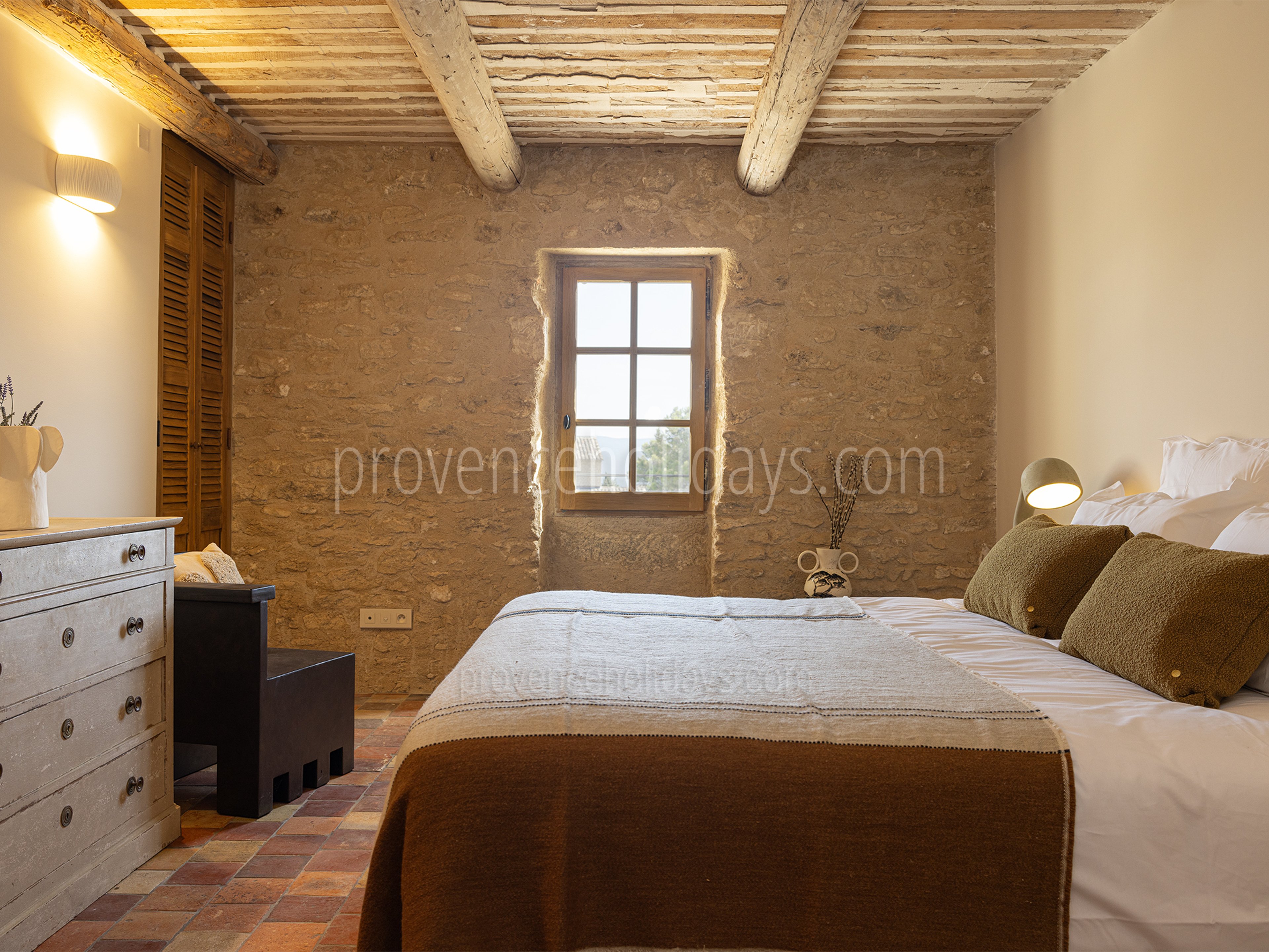 25 - Mas du Rocher: Villa: Bedroom