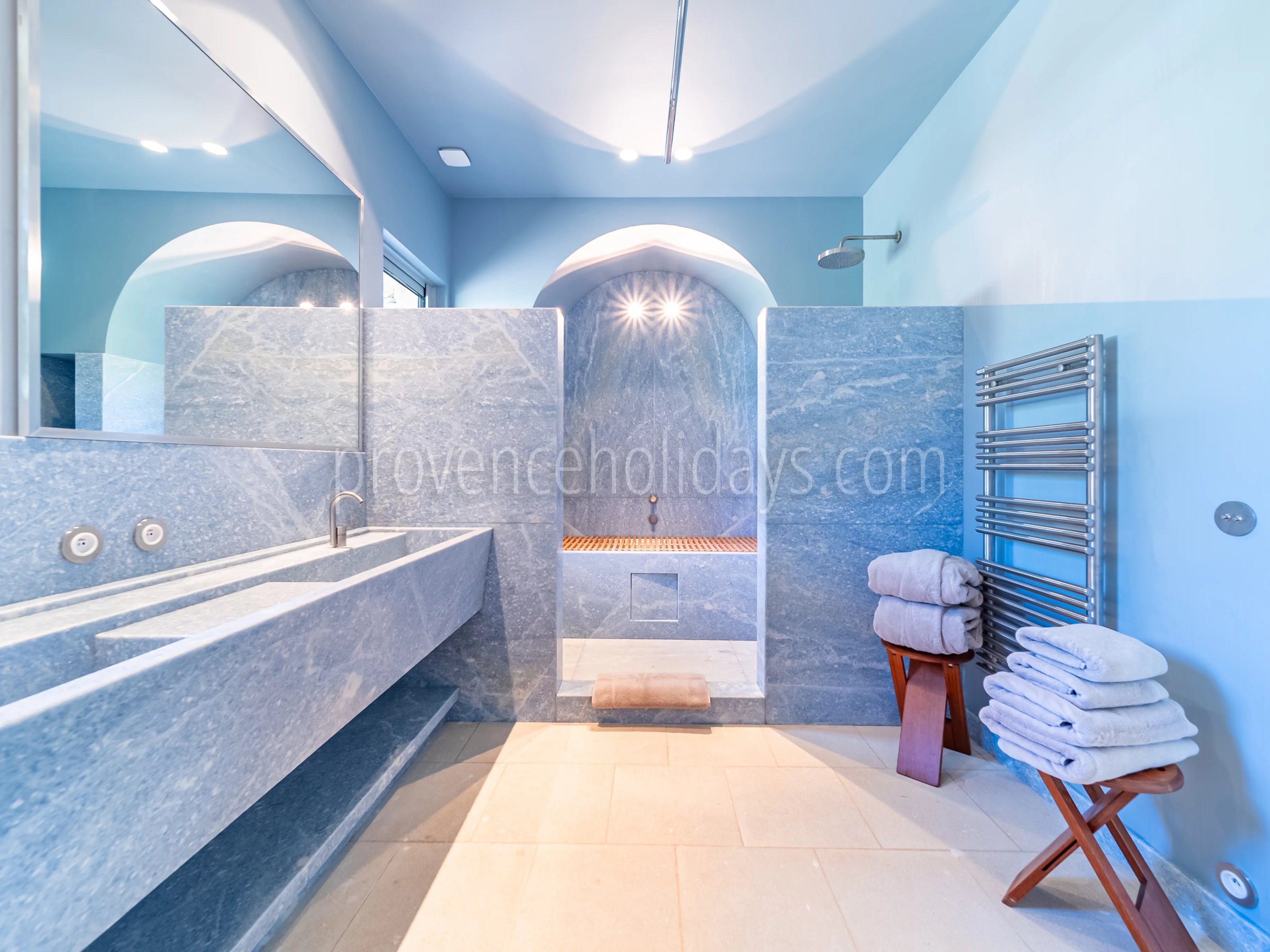15 - Stone Property in Ménerbes: Villa: Interior