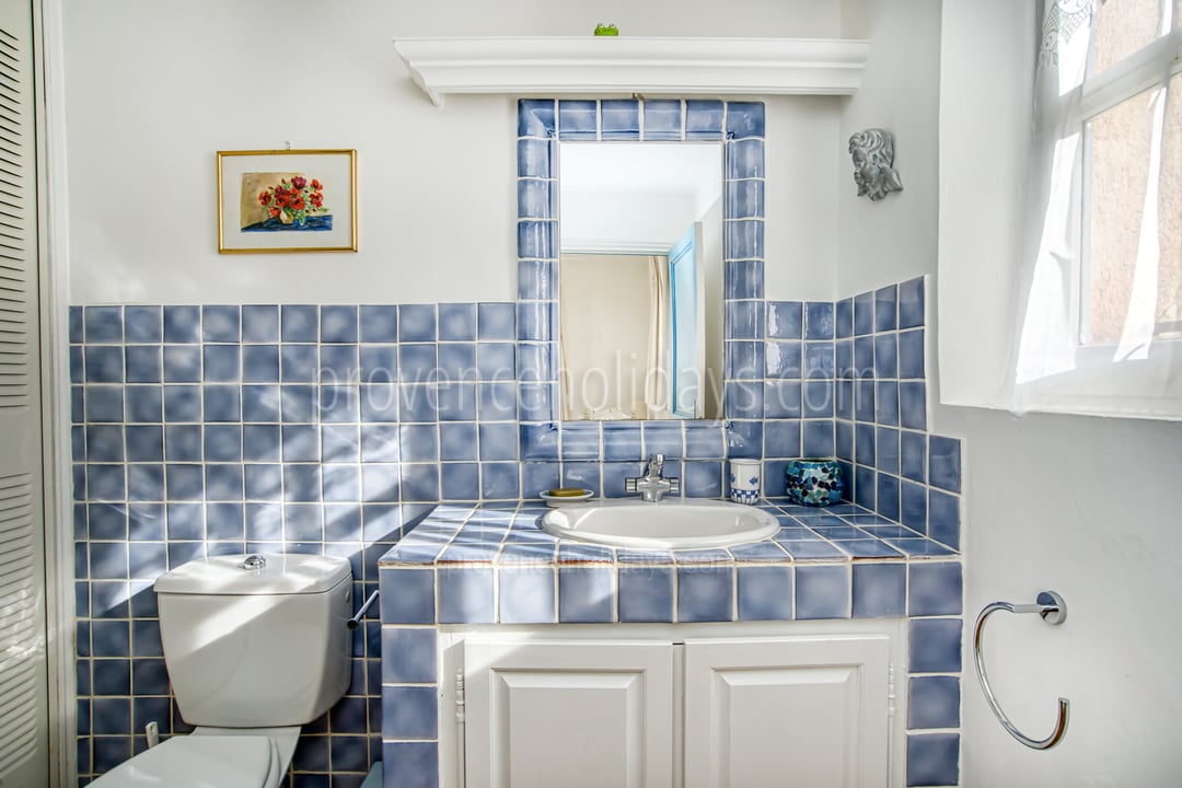 16 - Maison Jaspe: Villa: Bathroom