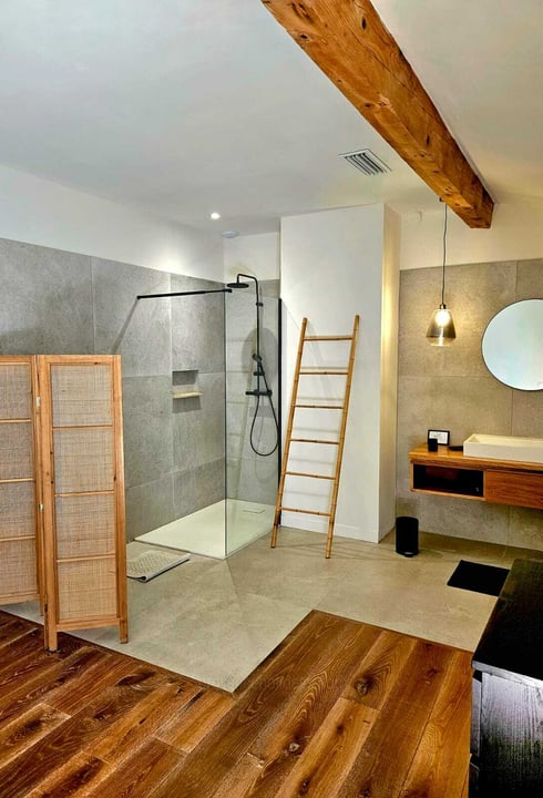 20 - Mas des Roches: Villa: Bathroom