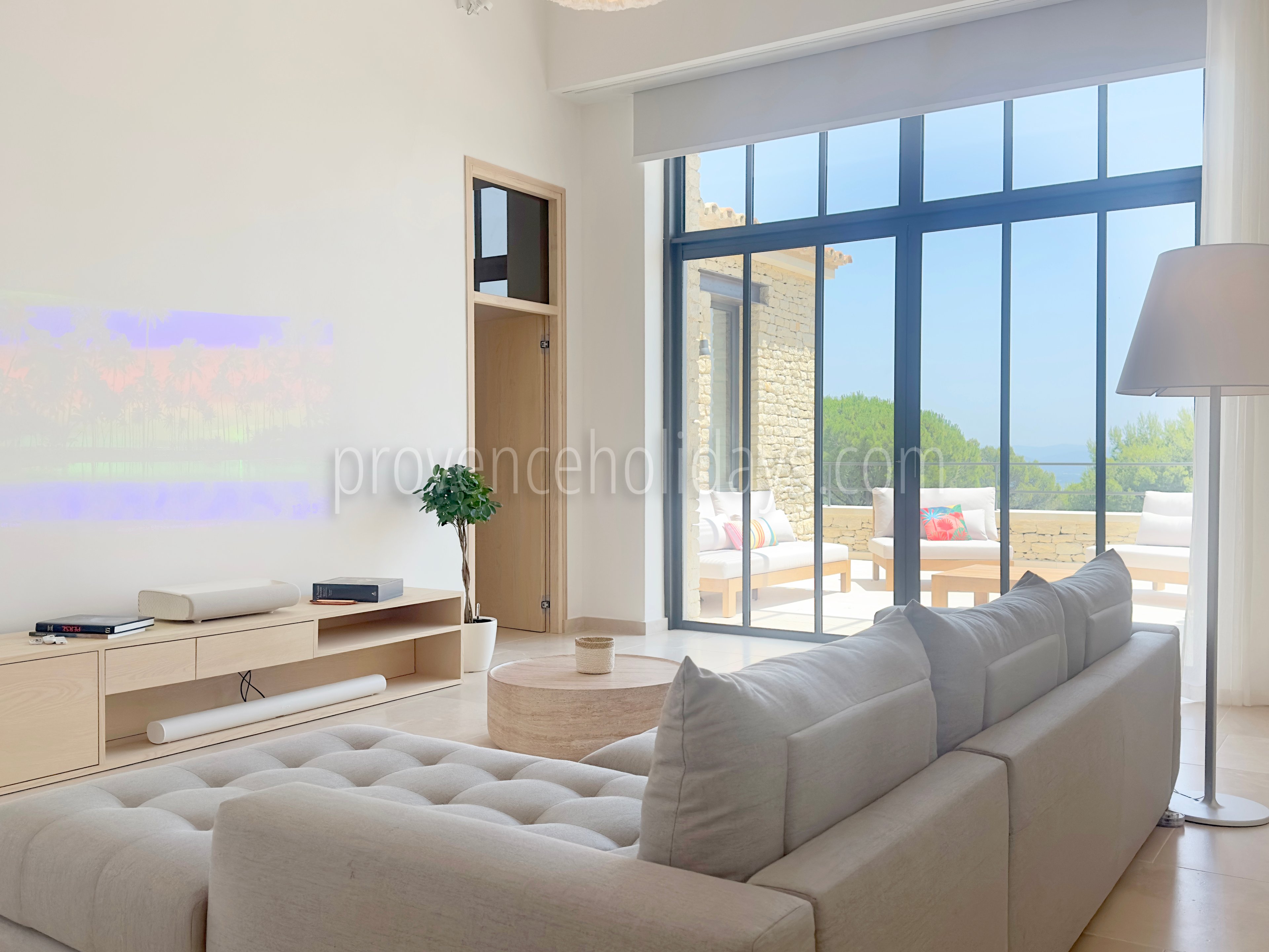 10 - Domaine Altavista: Villa: Interior