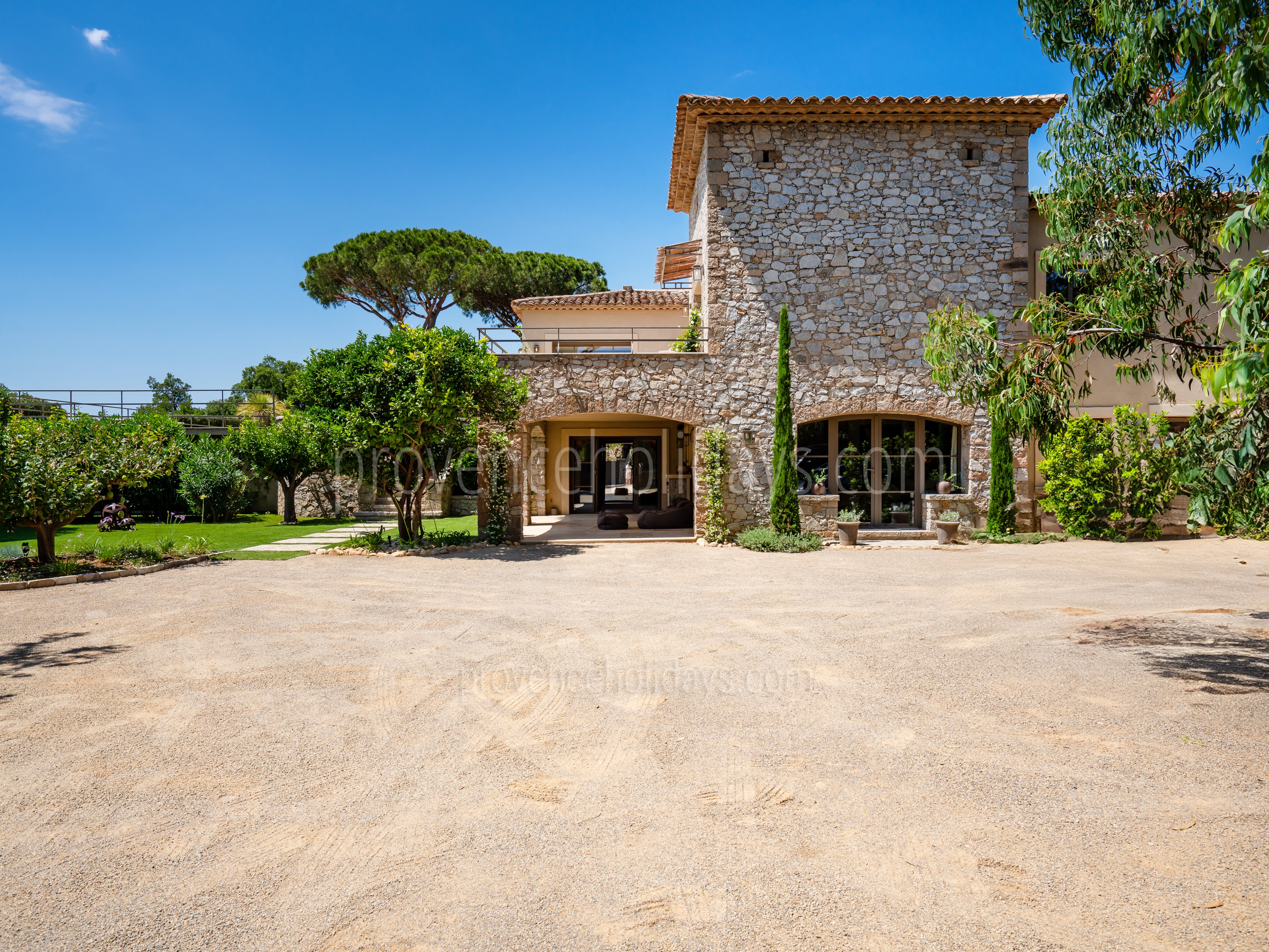 24 - Résidence Celestine: Villa: Exterior