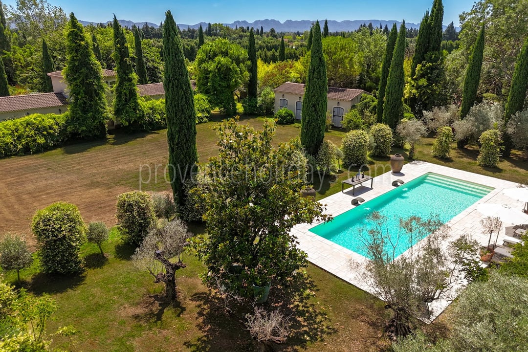 9 - Stone estate in Eygalières: Villa: Pool
