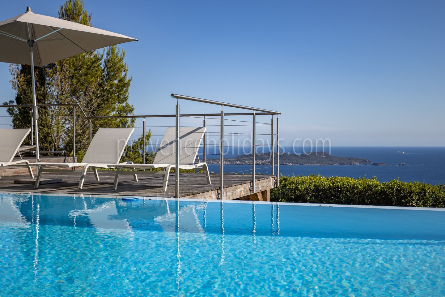 84 - Villa du Var: Villa: Pool
