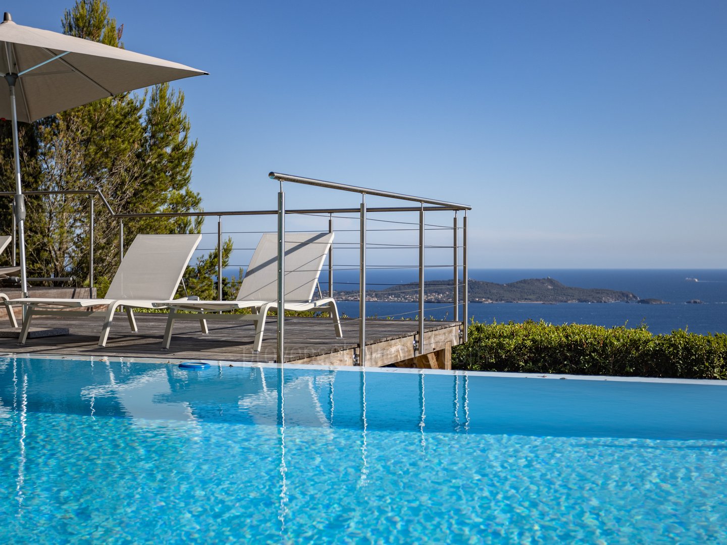 62 - La Villa du Var: Villa: Pool
