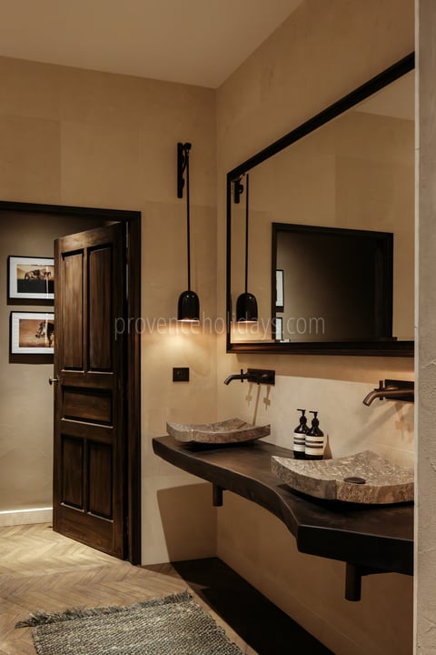 23 - Mas de Maussane: Villa: Bathroom