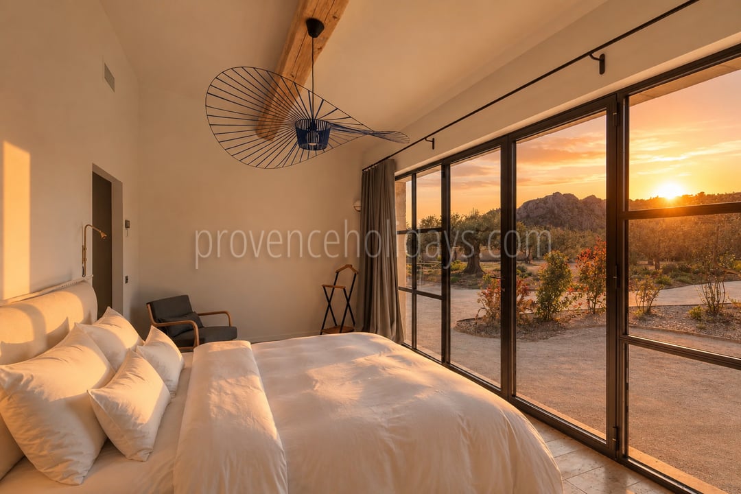 80 - Le Loup des Alpilles: Villa: Bedroom