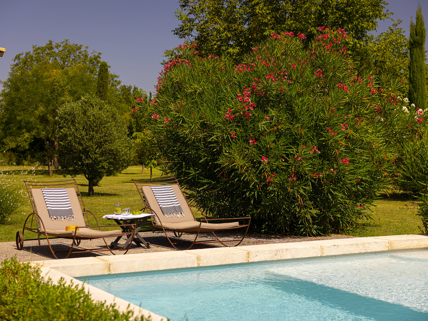 3 - Mas Le Thor: Villa: Pool
