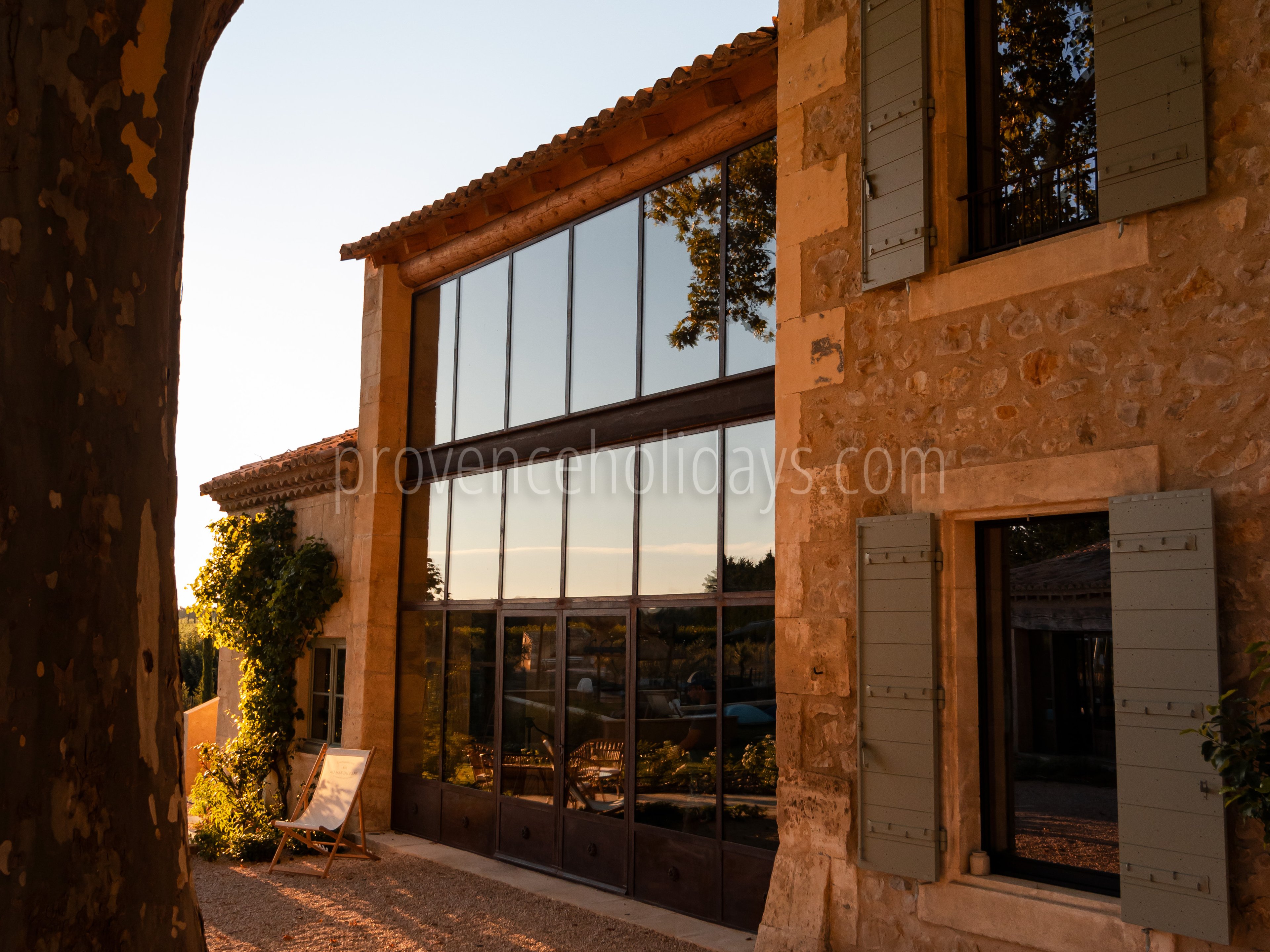 19 - Mas des Pommiers: Villa: Exterior