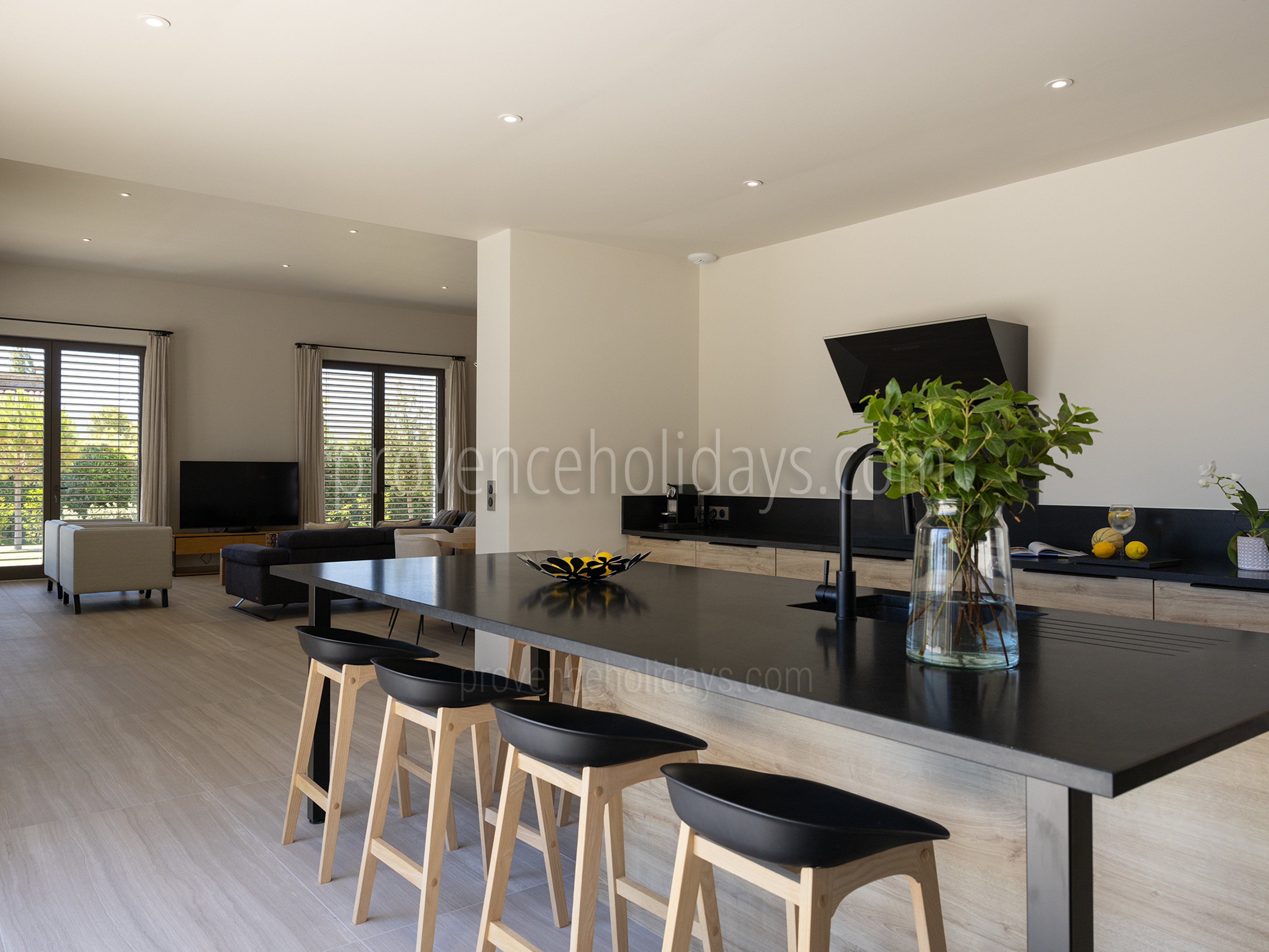 18 - Mas Estelle: Villa: Interior