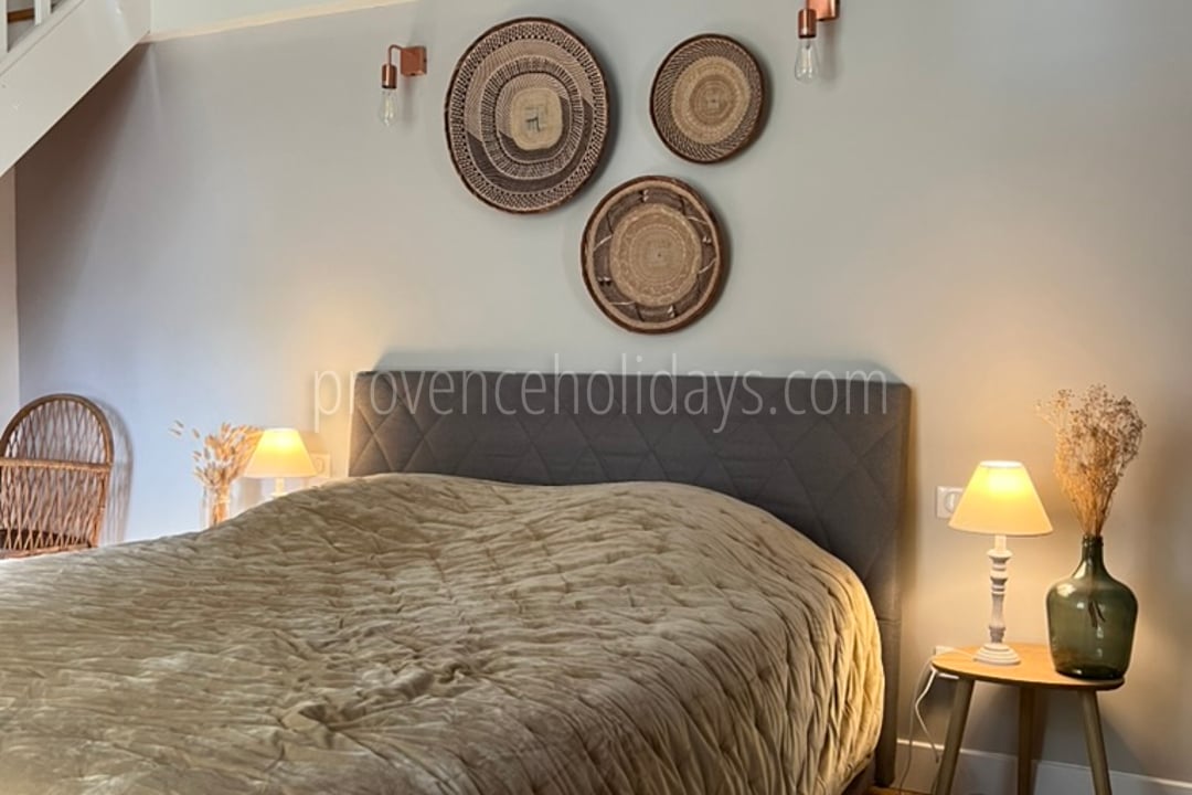 24 - Mas Cyprinidé: Villa: Bedroom