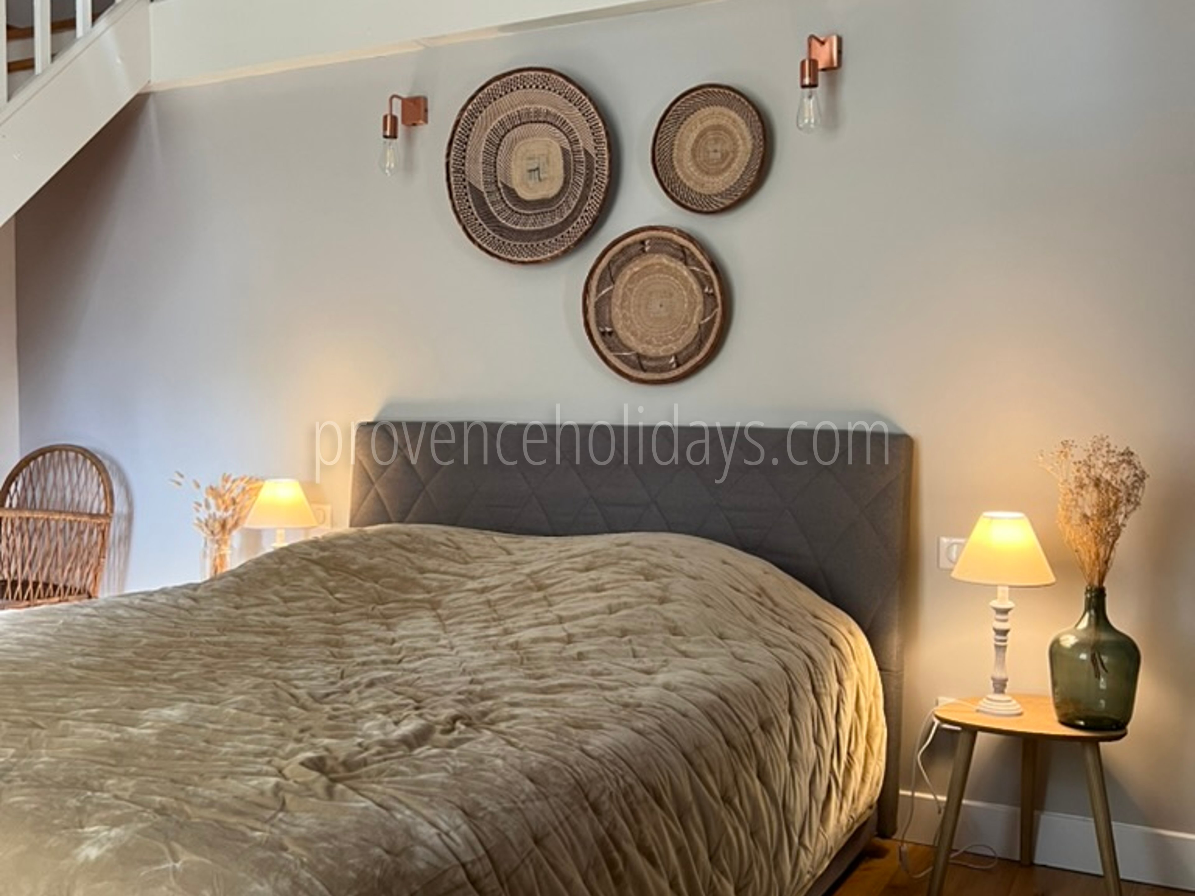 24 - Mas Cyprinidé: Villa: Bedroom