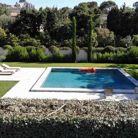 With a private pool, a boules court and a separate annexe, this refined farmhouse is a short walk from Saint-Rémy-de-Provence.