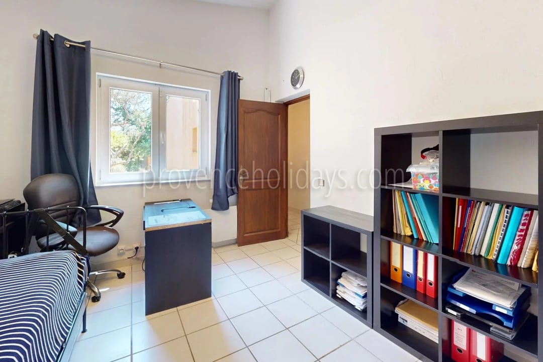 17 - Villa with pool in Draguignan: Villa: Interior