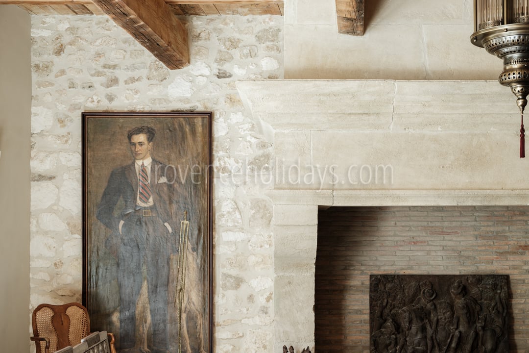 18 - Mas des Oliviers: Villa: Interior
