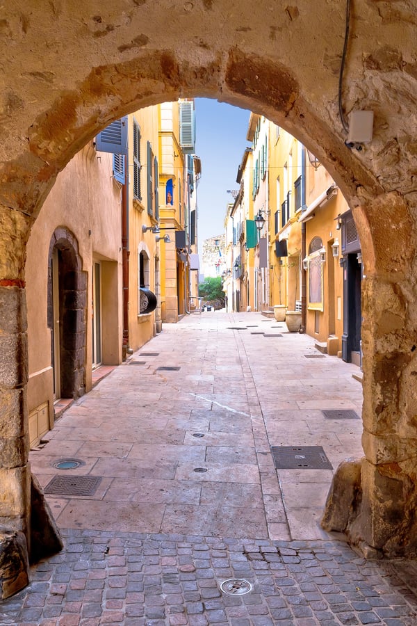 arch saint tropez