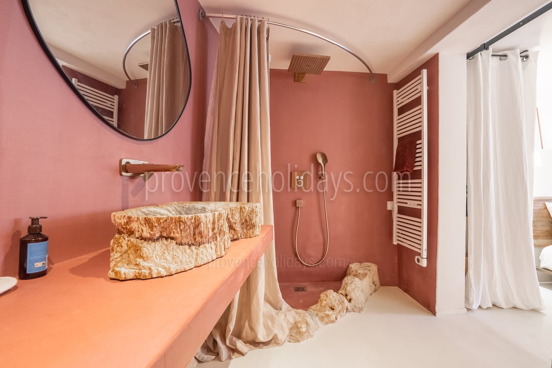 24 - Mas de la Rouquette: Villa: Bathroom