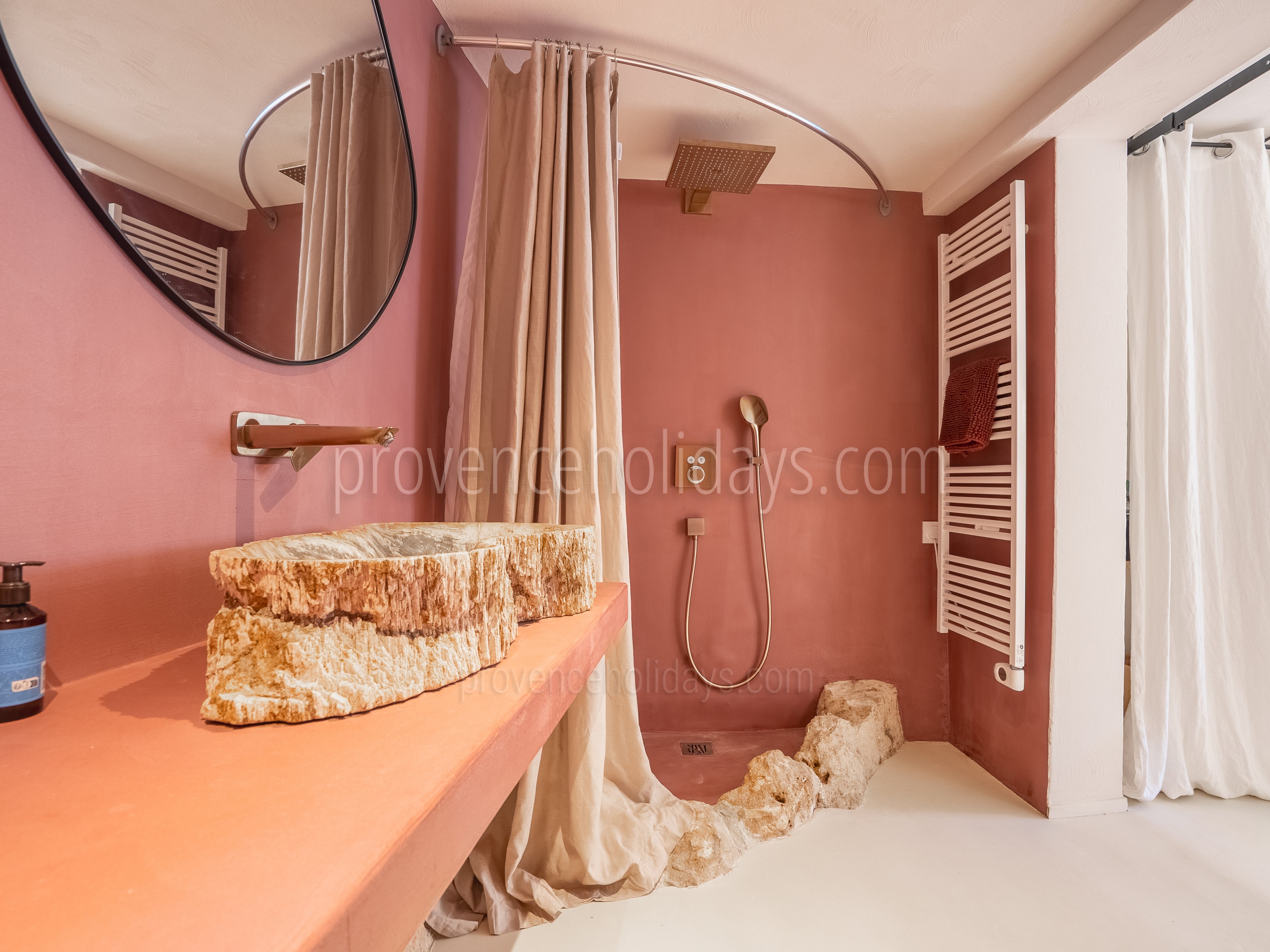 24 - Mas de la Rouquette: Villa: Bathroom