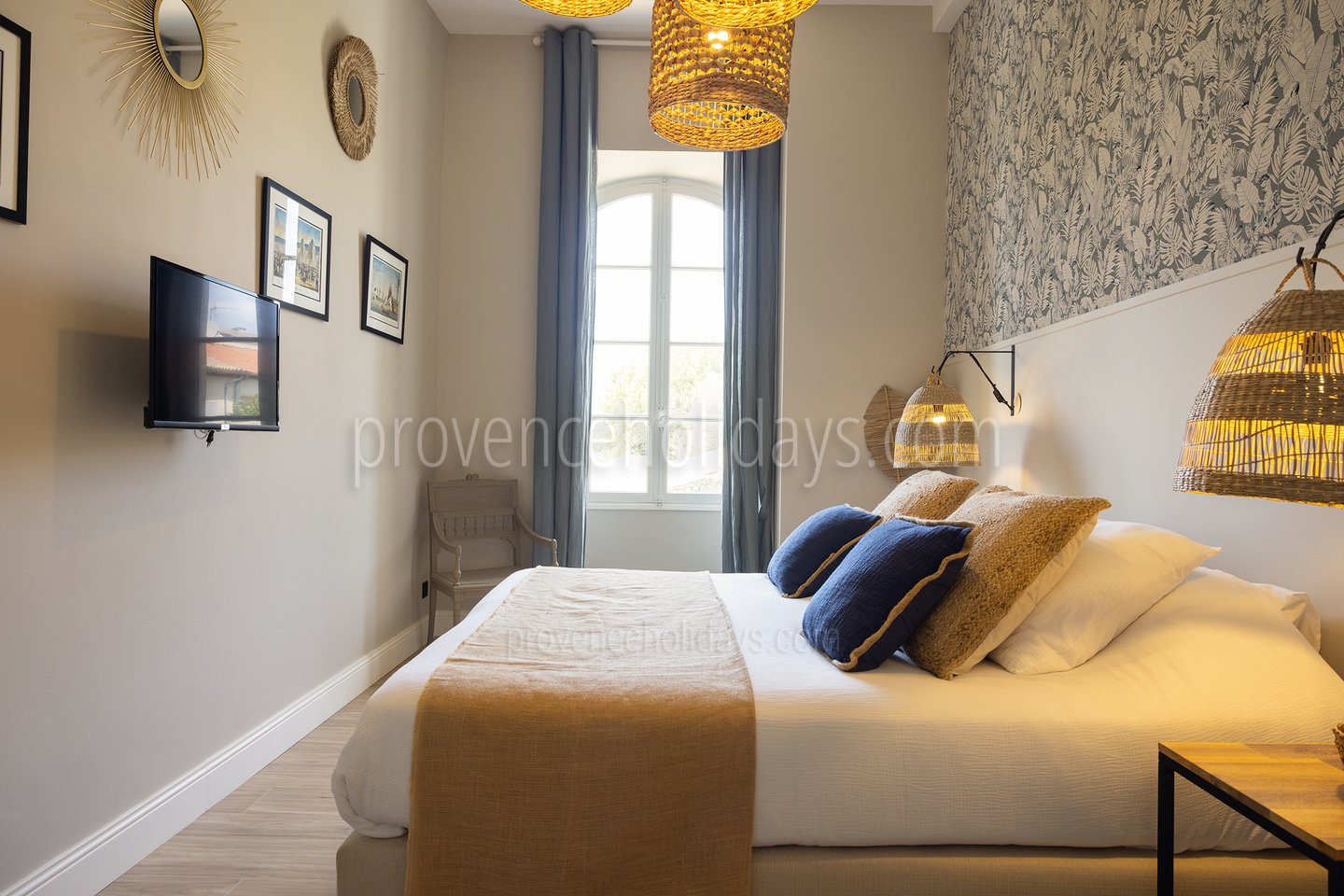 43 - La Bâtisse d\'Uzès: Villa: Bedroom