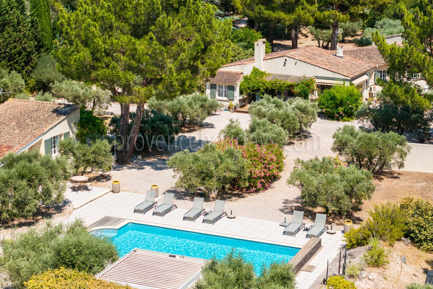 1 - Villa with outbuildings in Mouriès: Villa: Pool