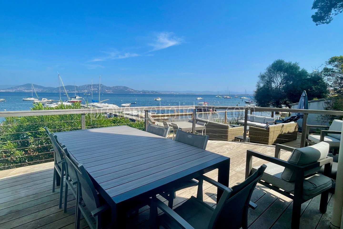 6 - Villa Les Pieds Dans L\'eau: Villa: Exterior