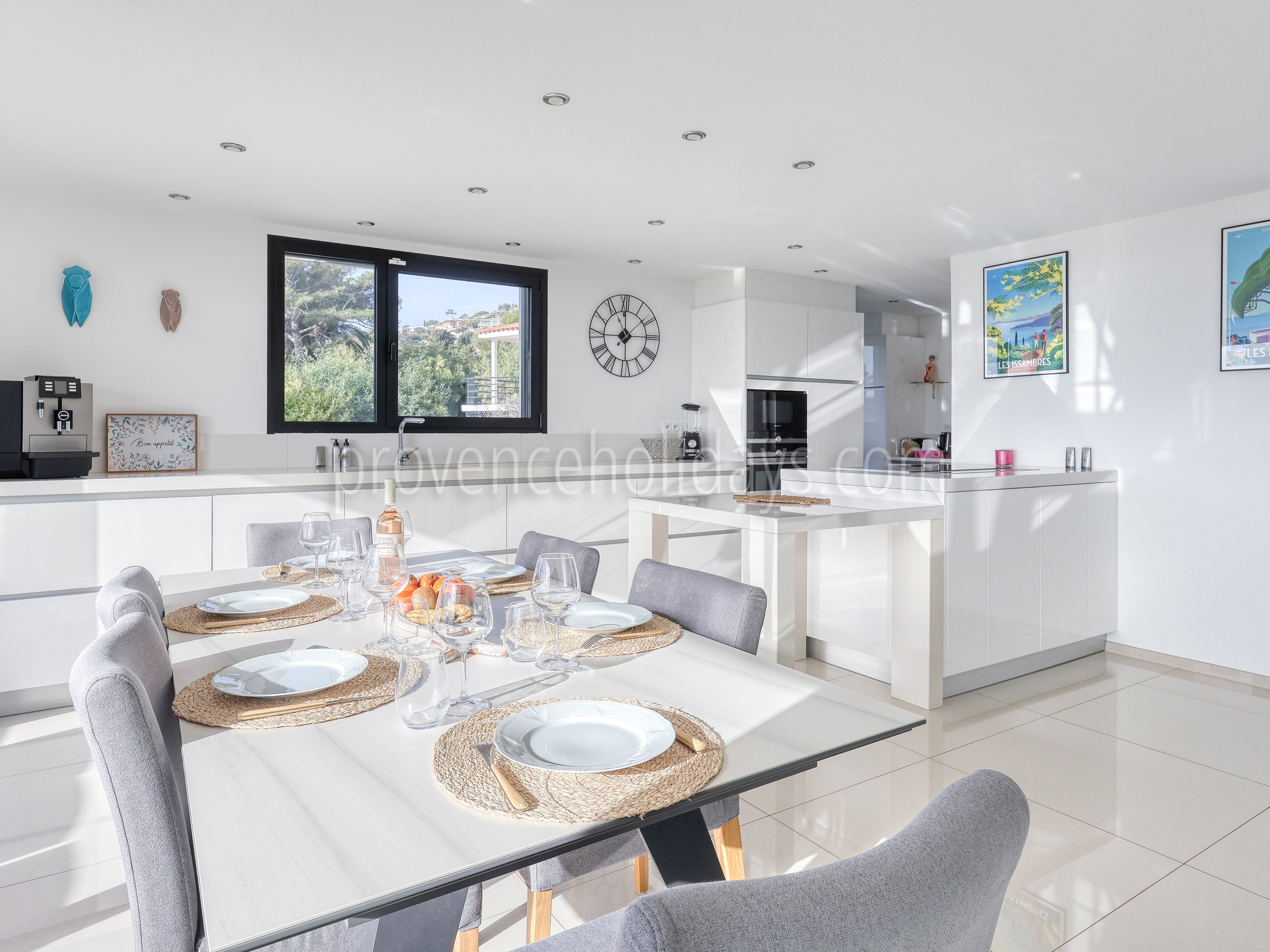 2 - Villa Sea Pearl: Villa: Interior