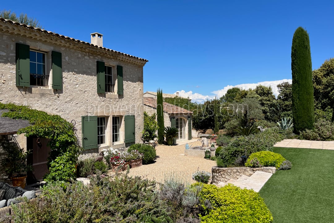 55 - Le Mas de la Cabro: Villa: Exterior