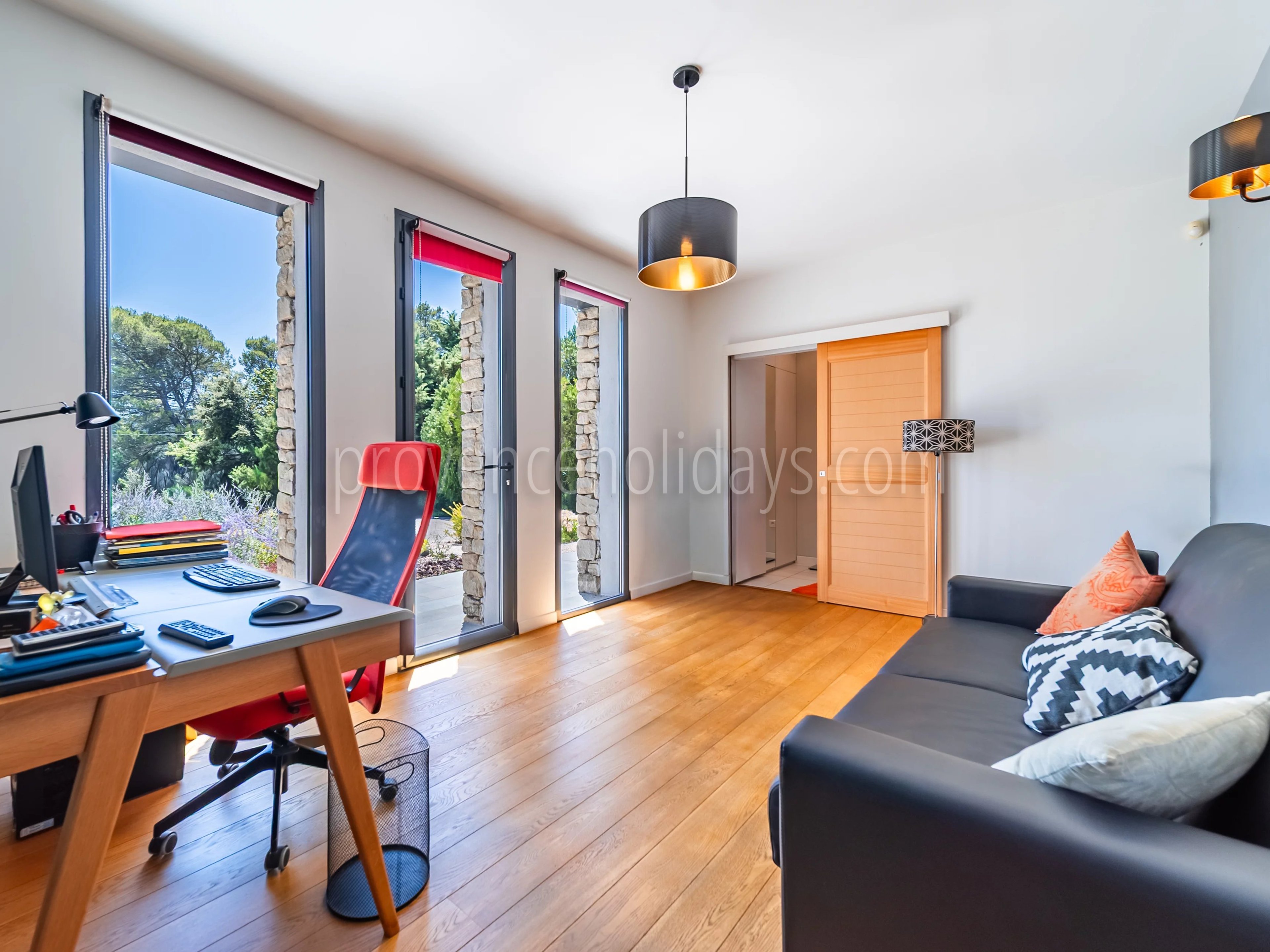 19 - Villa with pool in Pernes-les-Fontaines: Villa: Interior