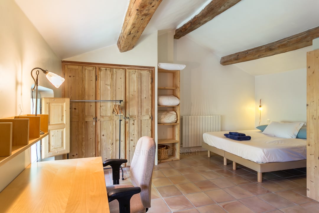11 - Mas Aubade: Villa: Bedroom