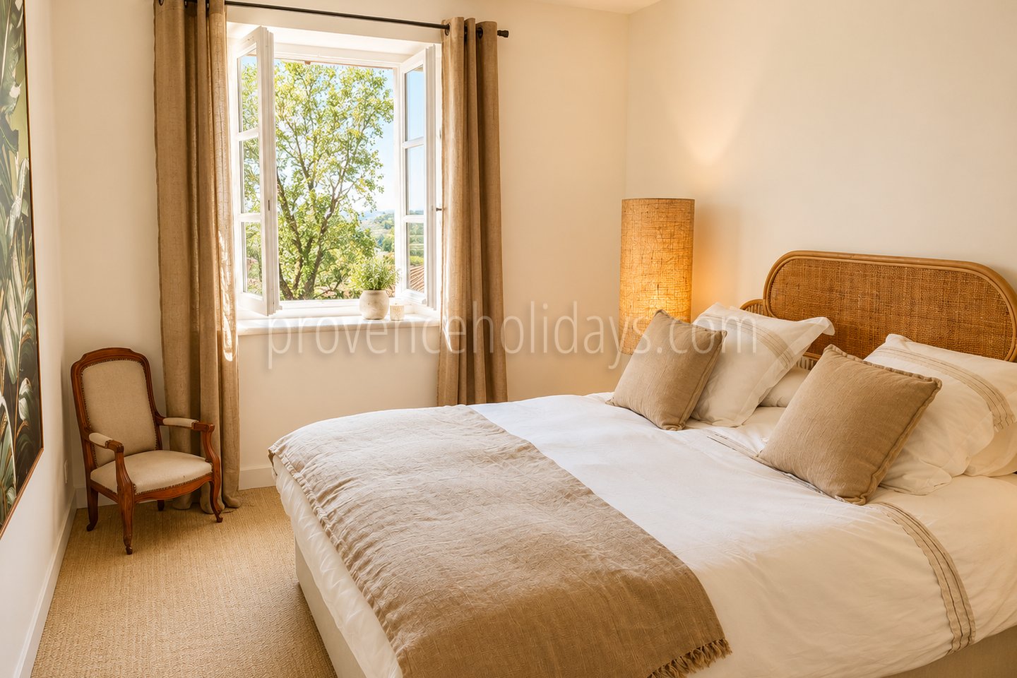 32 - Einzigartiges, renoviertes Bauernhaus aus Stein: Villa: Bedroom