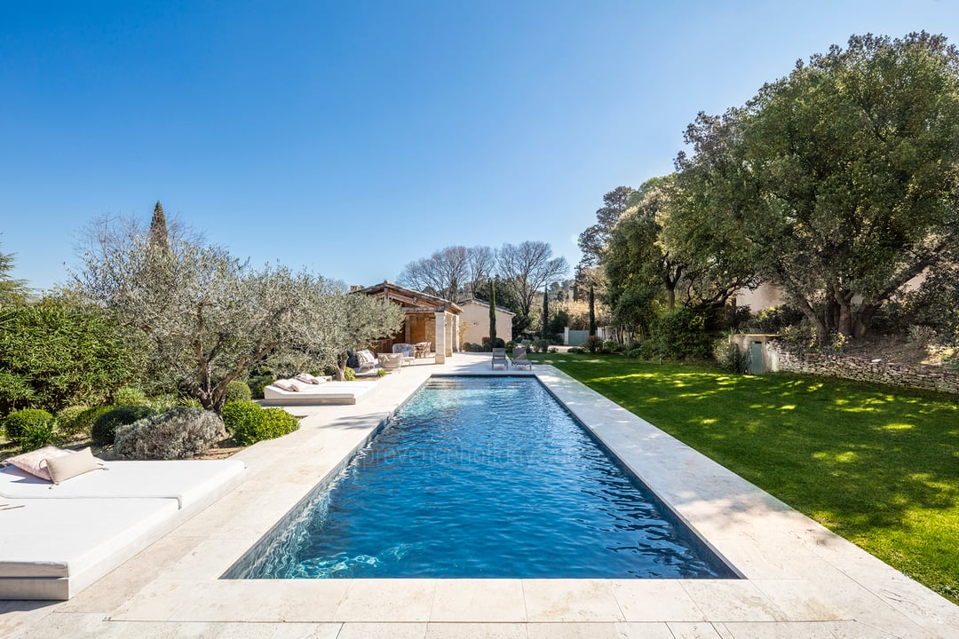 Charming light-filled farmhouse near Saint-Rémy-de-Provence - Swimming Pool