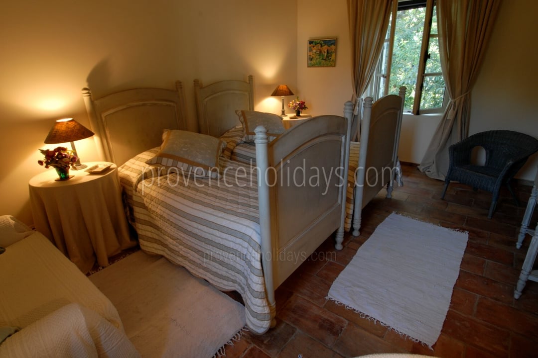 44 - Le Mas des Buis: Villa: Bedroom