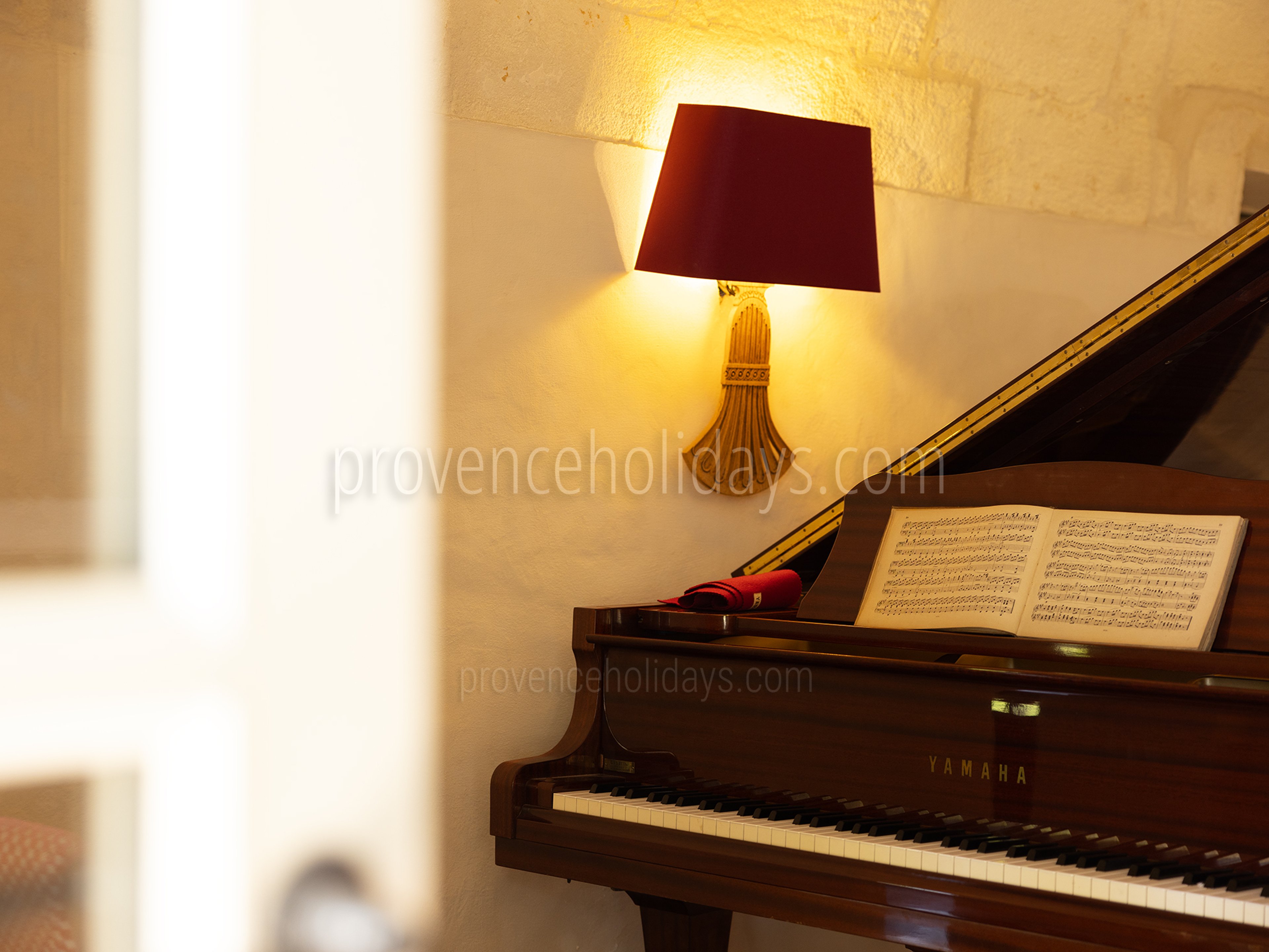 53 - Bastide Mouriès: Villa: Interior