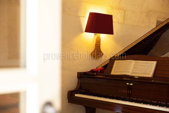 53 - Bastide Mouriès: Villa: Interior