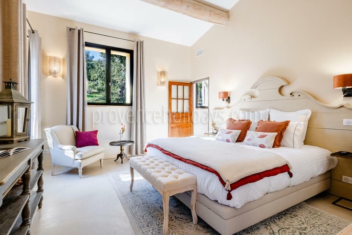 4 - Mas Sylvania: Villa: Bedroom