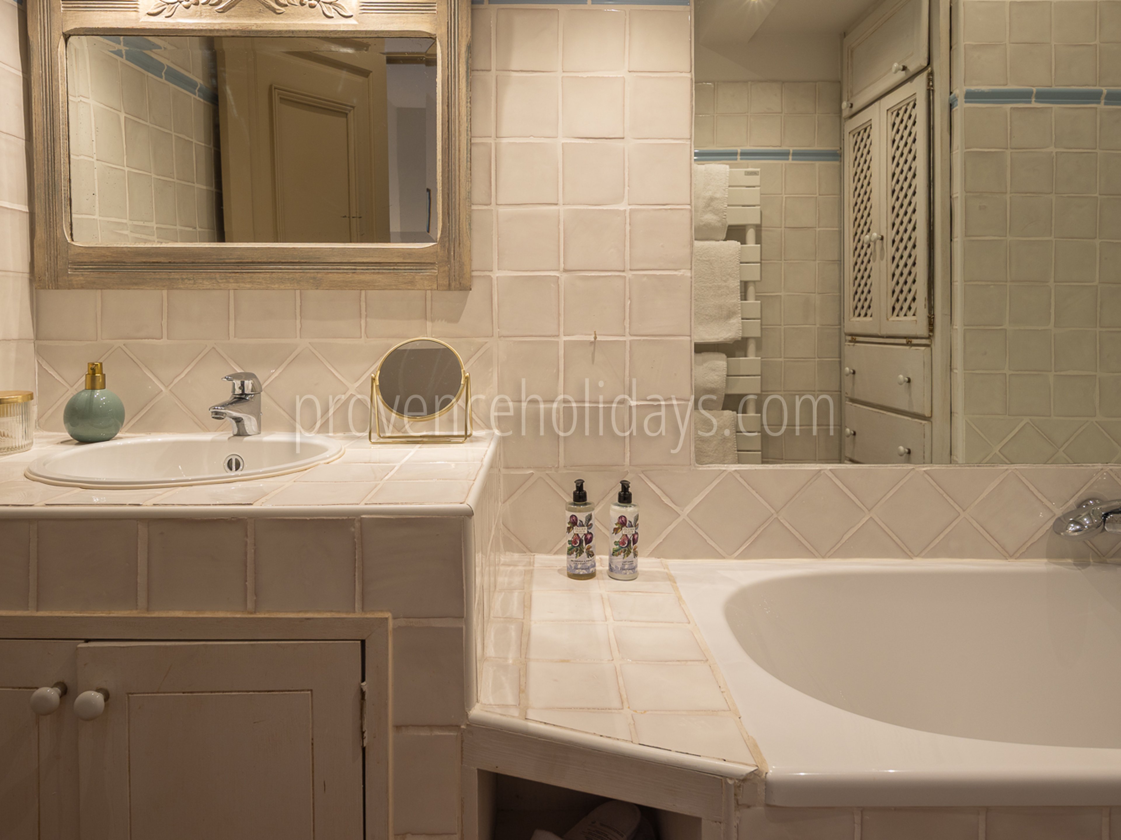 13 - Le Mas des Magnans: Villa: Bathroom