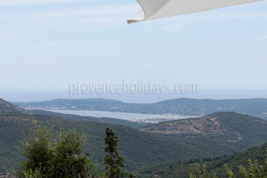 111 - Villa with sauna in La Garde-Freinet: Villa: Exterior