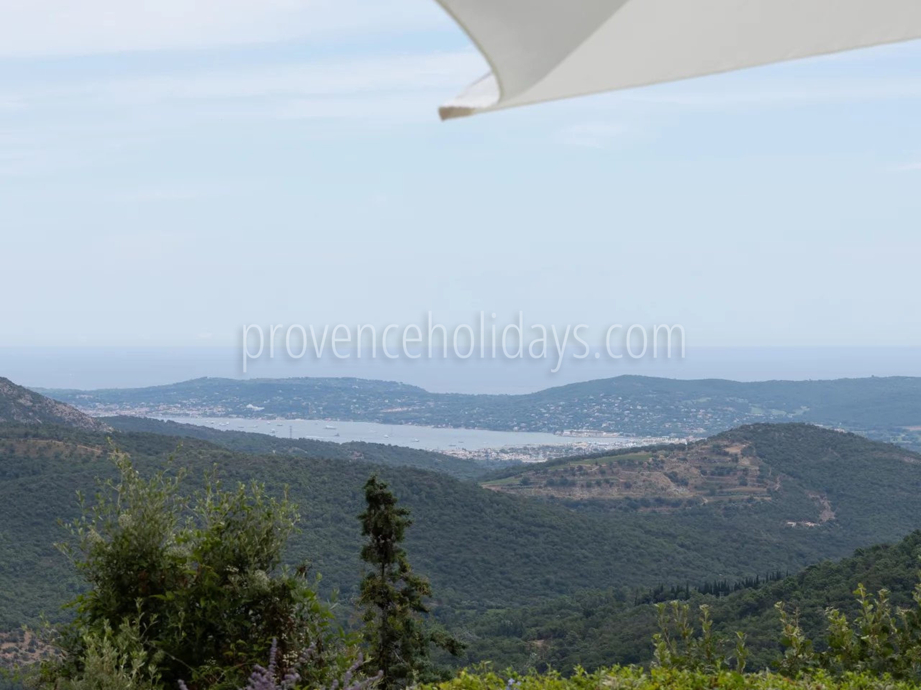111 - Villa with sauna in La Garde-Freinet: Villa: Exterior