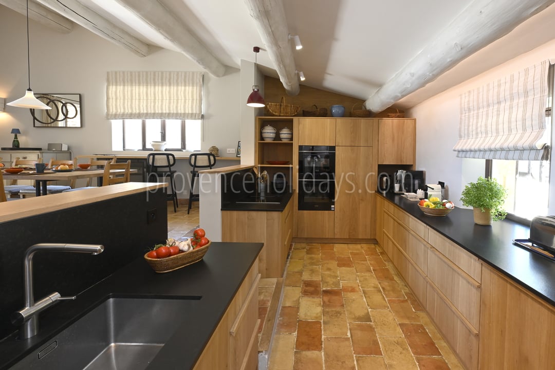 16 - La Maison des Bories: Villa: Interior