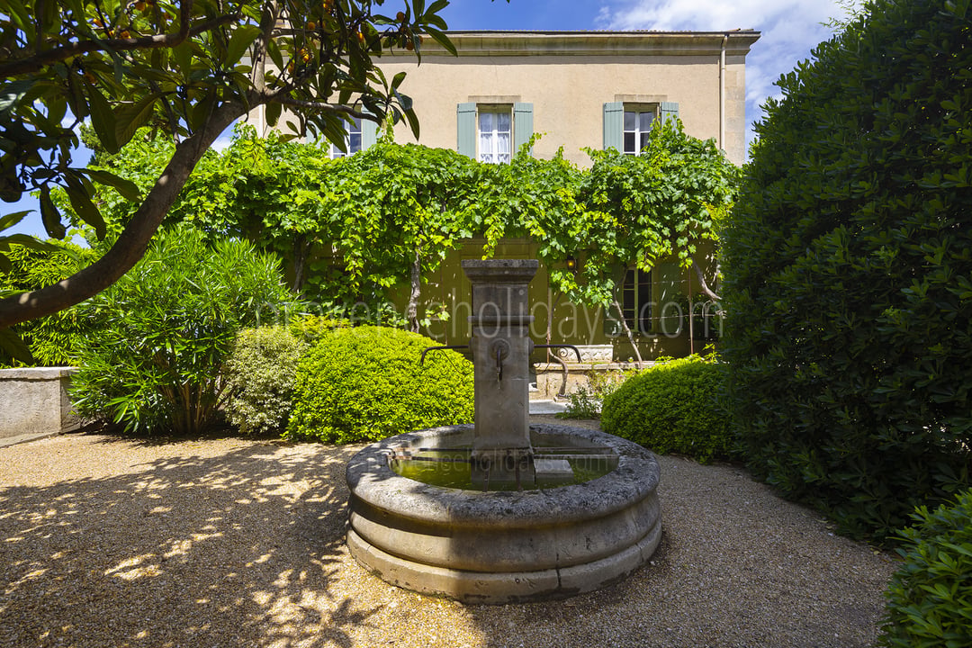 13 - Villa Luberon: Villa: Exterior