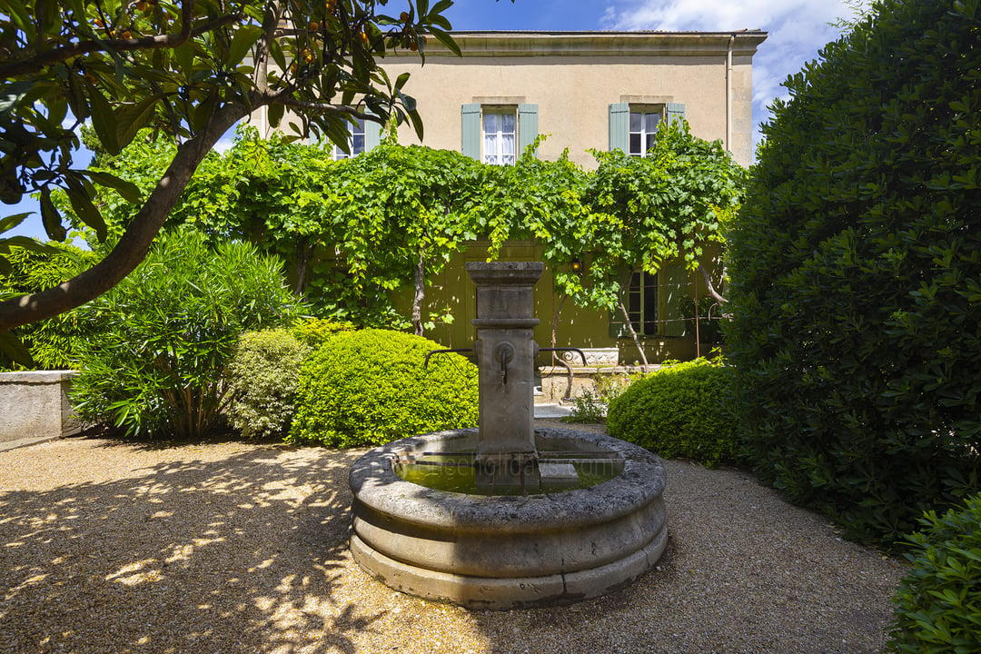 13 - Villa Luberon: Villa: Exterior