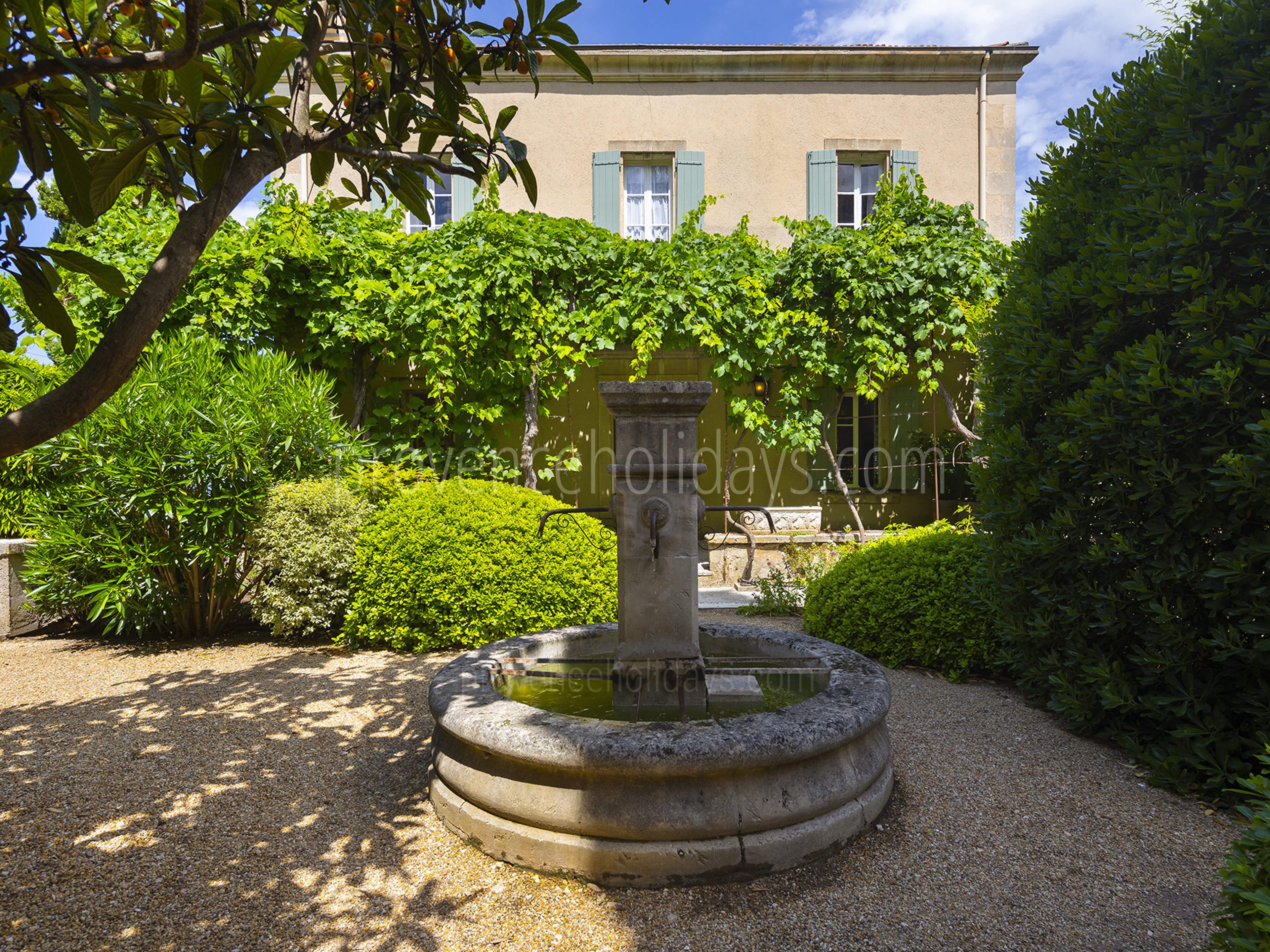 13 - Villa Luberon: Villa: Exterior