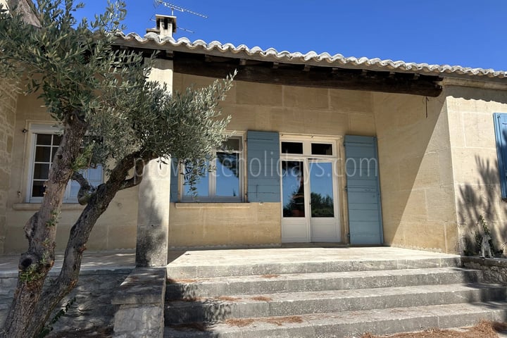 24 - Gerenoveerd huis in Fontvieille: Villa: Exterior