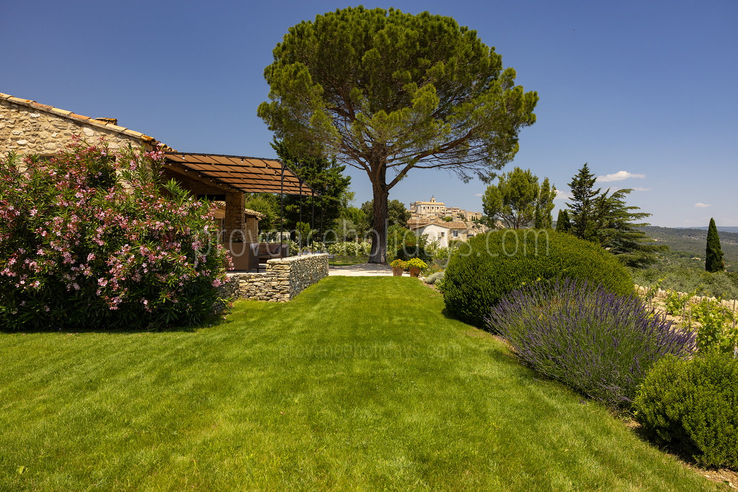 45 - Mas de Bel Air: Villa: Exterior