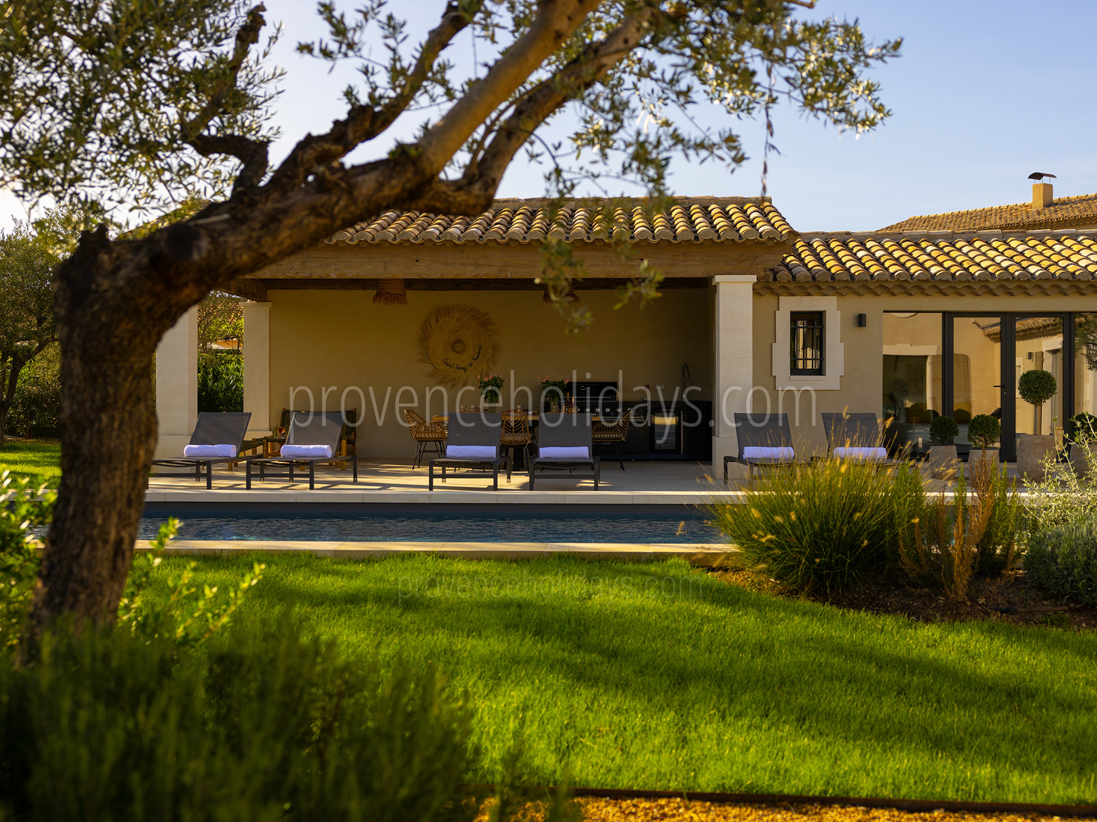20 - Mas Leonie: Villa: Pool