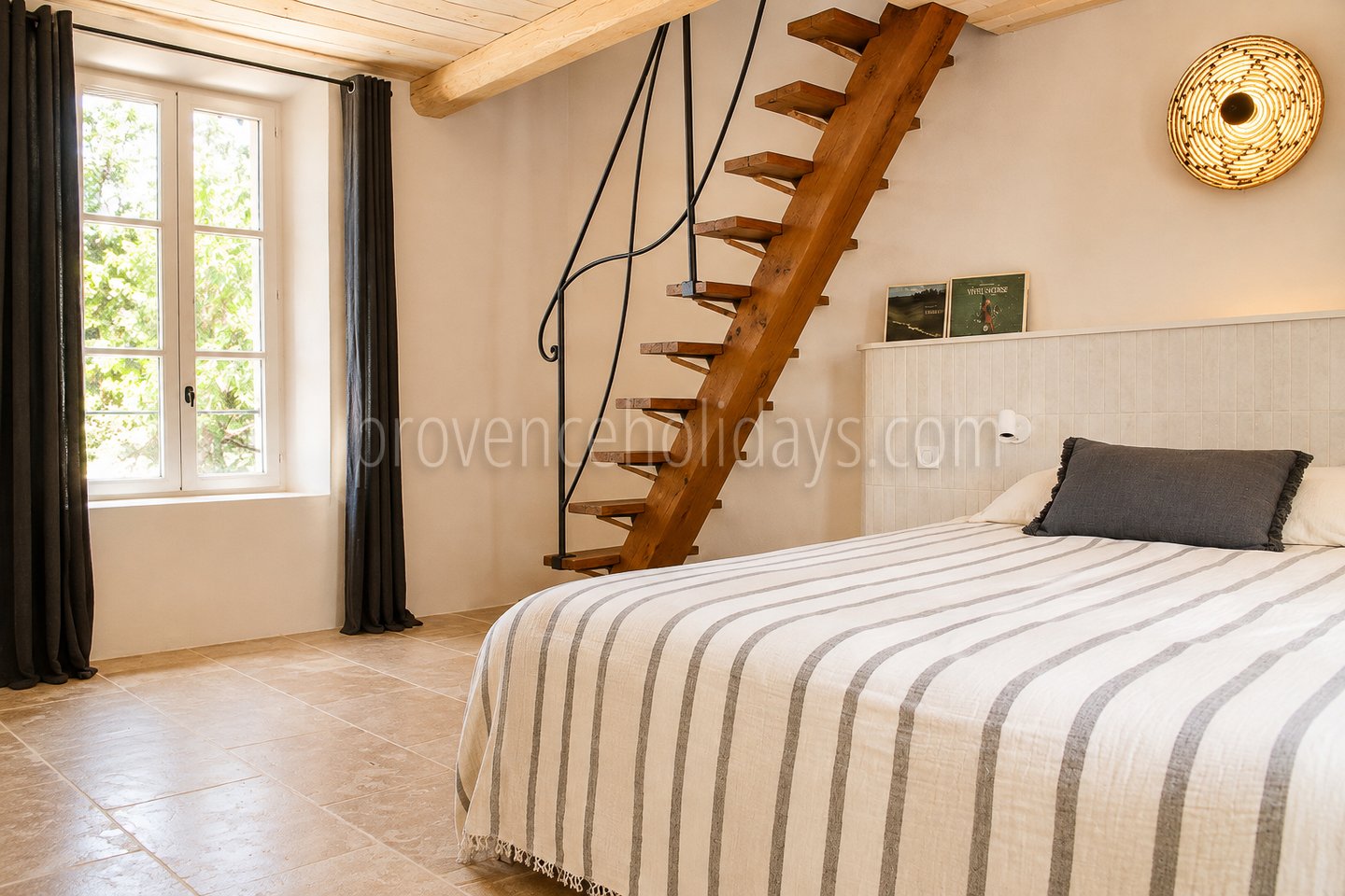 54 - Mas rénové à pied d\'Eygalières: Villa: Bedroom