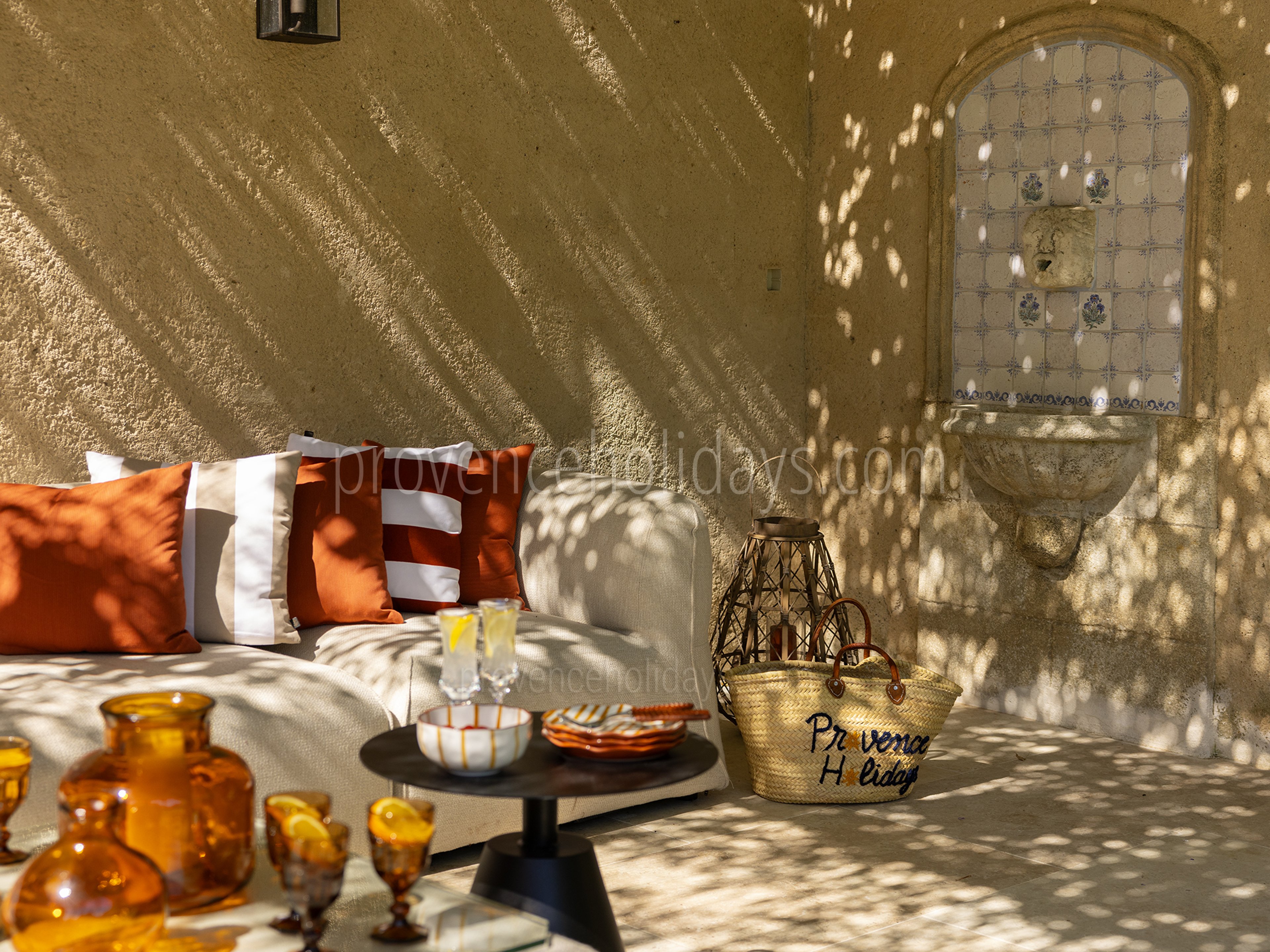 10 - Le Mas des Magnans: Villa: Exterior